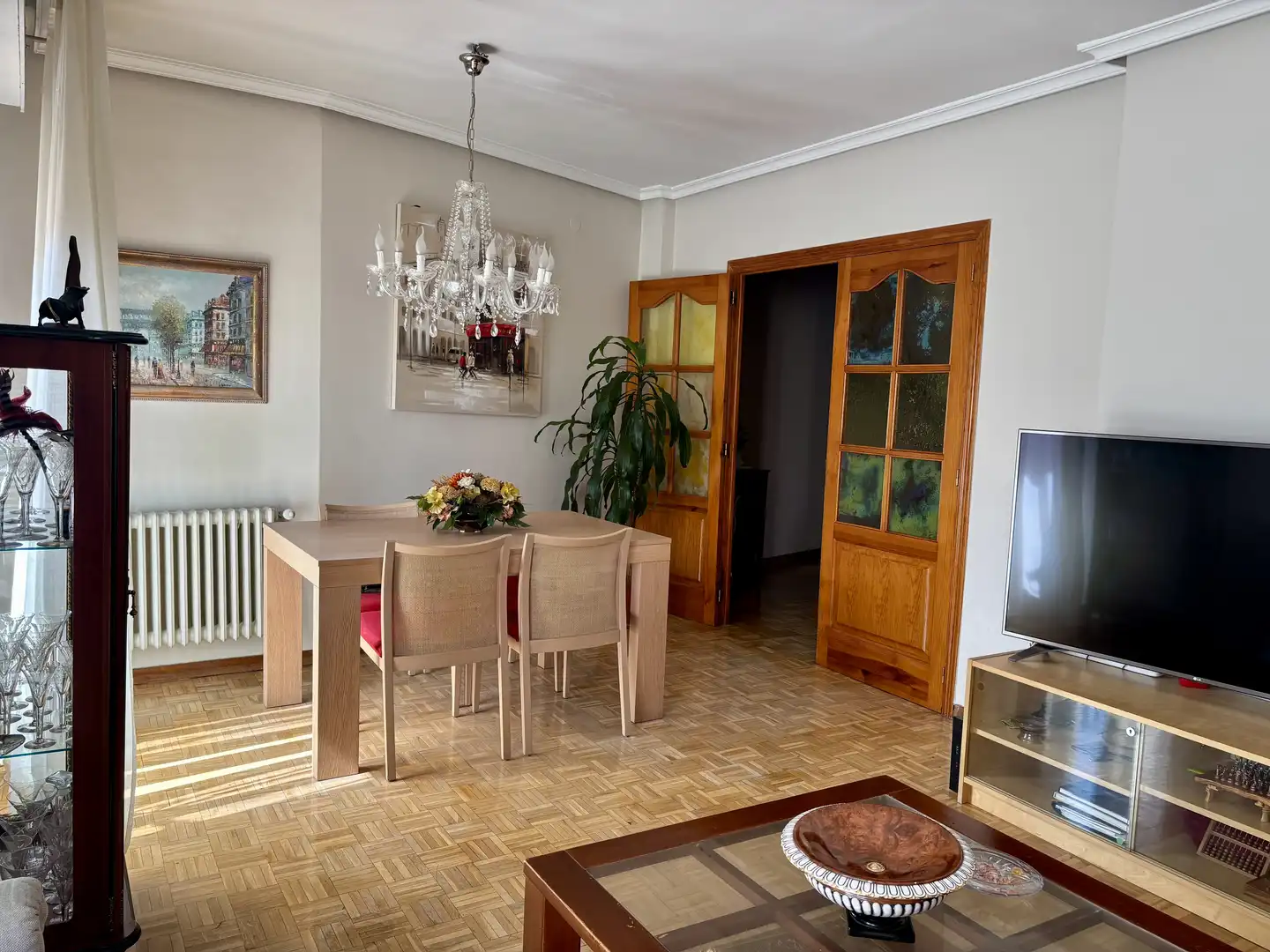 Piso de alquiler en Calle Gobernador Fernández Jiménez, 20, Centro Comedor de Piso de alquiler en Segovia con Calefacción, Parquet y Amueblado