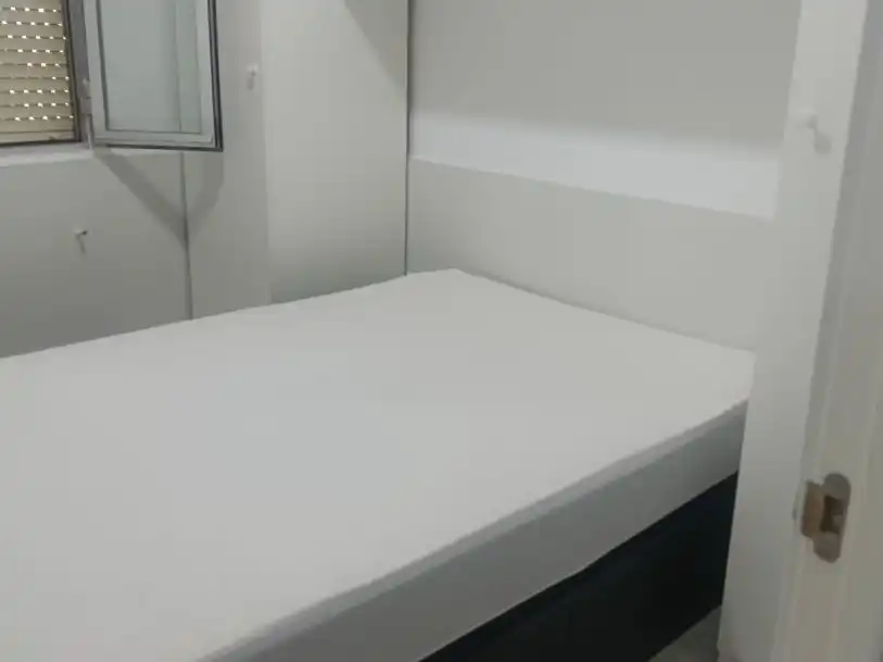 Dormitori de Pis de lloguer en  Madrid Capital amb Aire condicionat