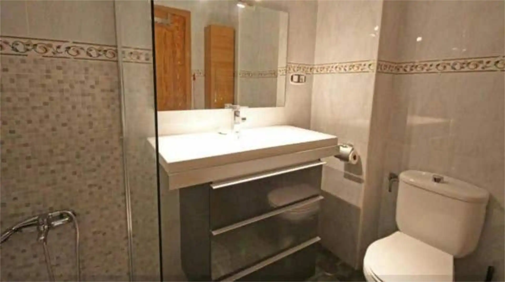Piso de alquiler en El Molinillo - Capuchinos Baño de Piso de alquiler en Málaga con Amueblado