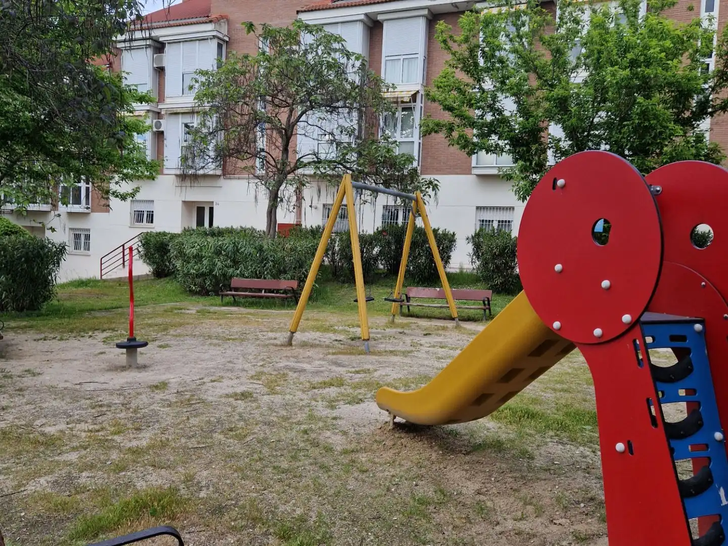 Parking de Piso de alquiler en Madrid con Aire acondicionado, Calefacción y Jardín privado