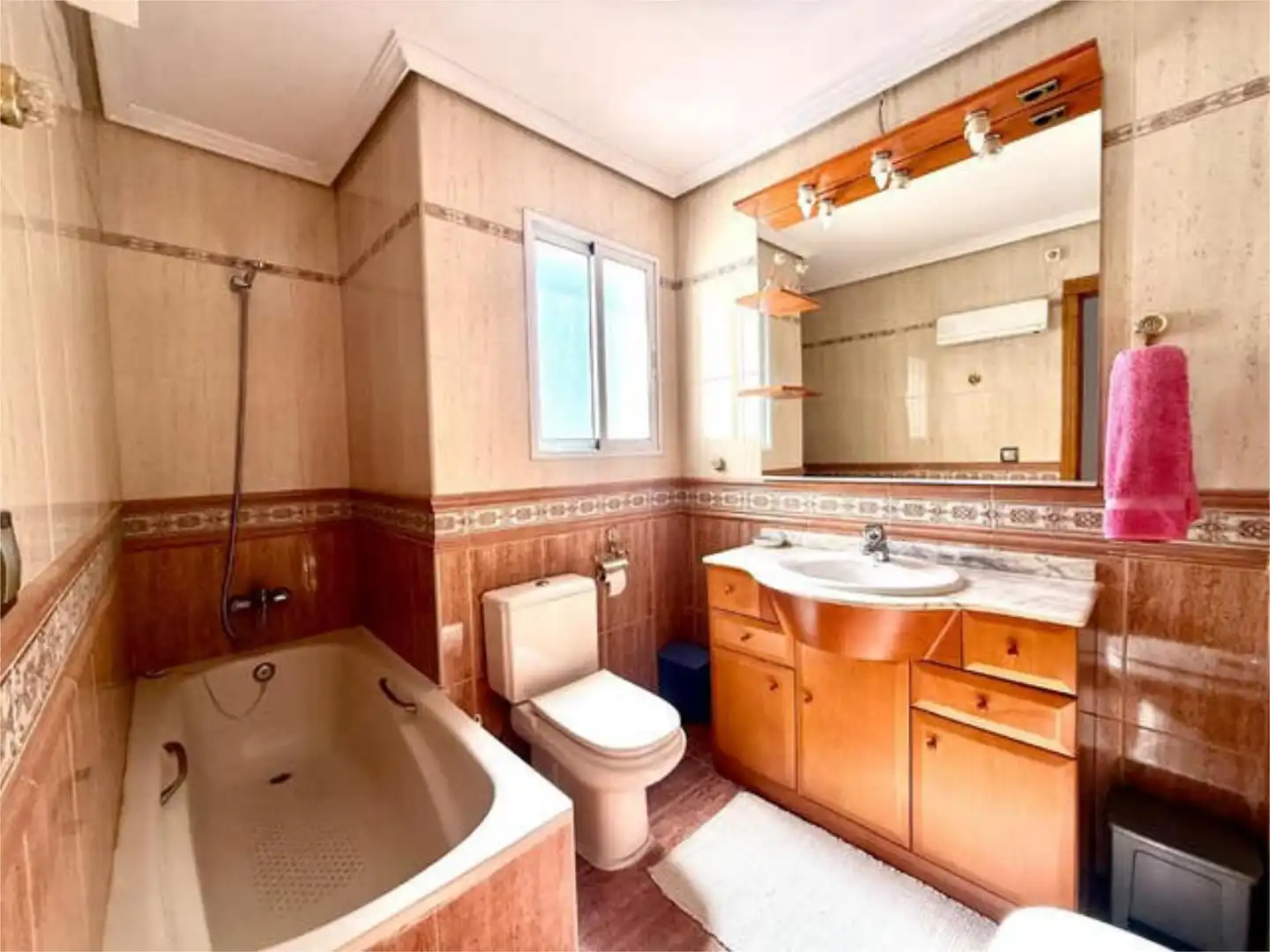 Badezimmer von Wohnung zur Miete in Córdoba mit Terrasse, Möbliert und Haustiere erlaubt