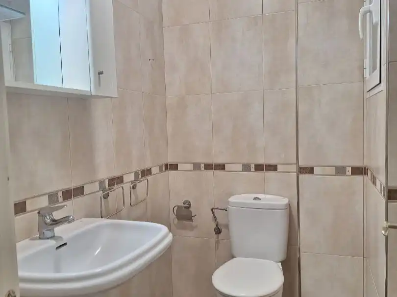Flat for rent in Calle José Cueto, 56, El Carbayedo - El Quirinal Bathroom of Flat for rent in Avilés