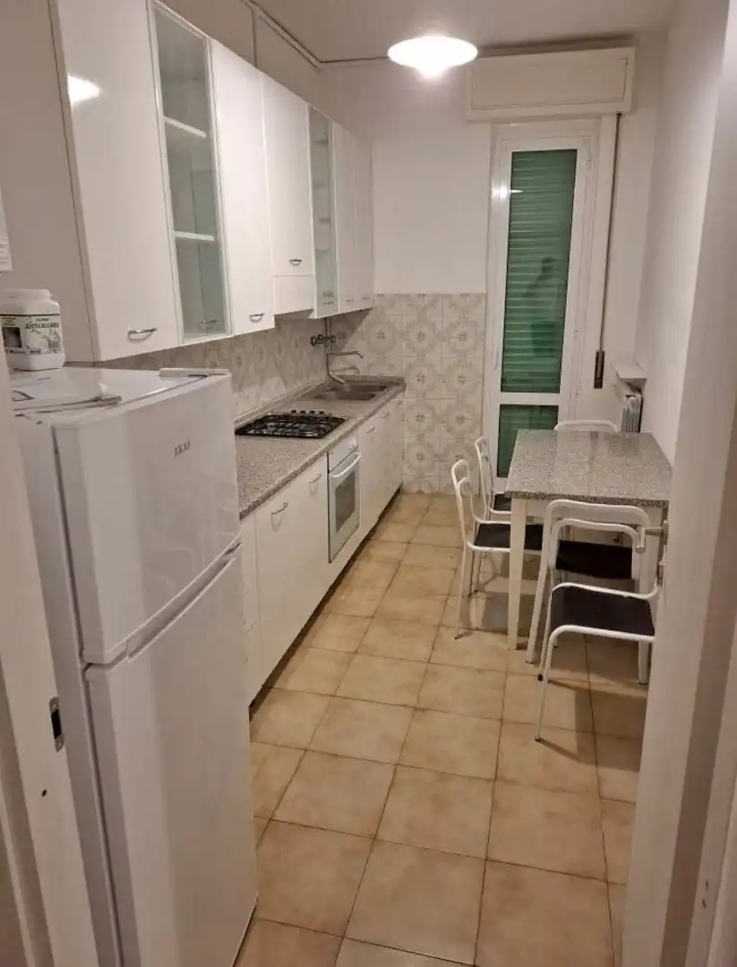 Wohnung zur Miete in Avenida Medina Olmos, 57, Guadix Küche von Wohnung zur Miete in Guadix mit Klimaanlage, Waschmaschine und Internet