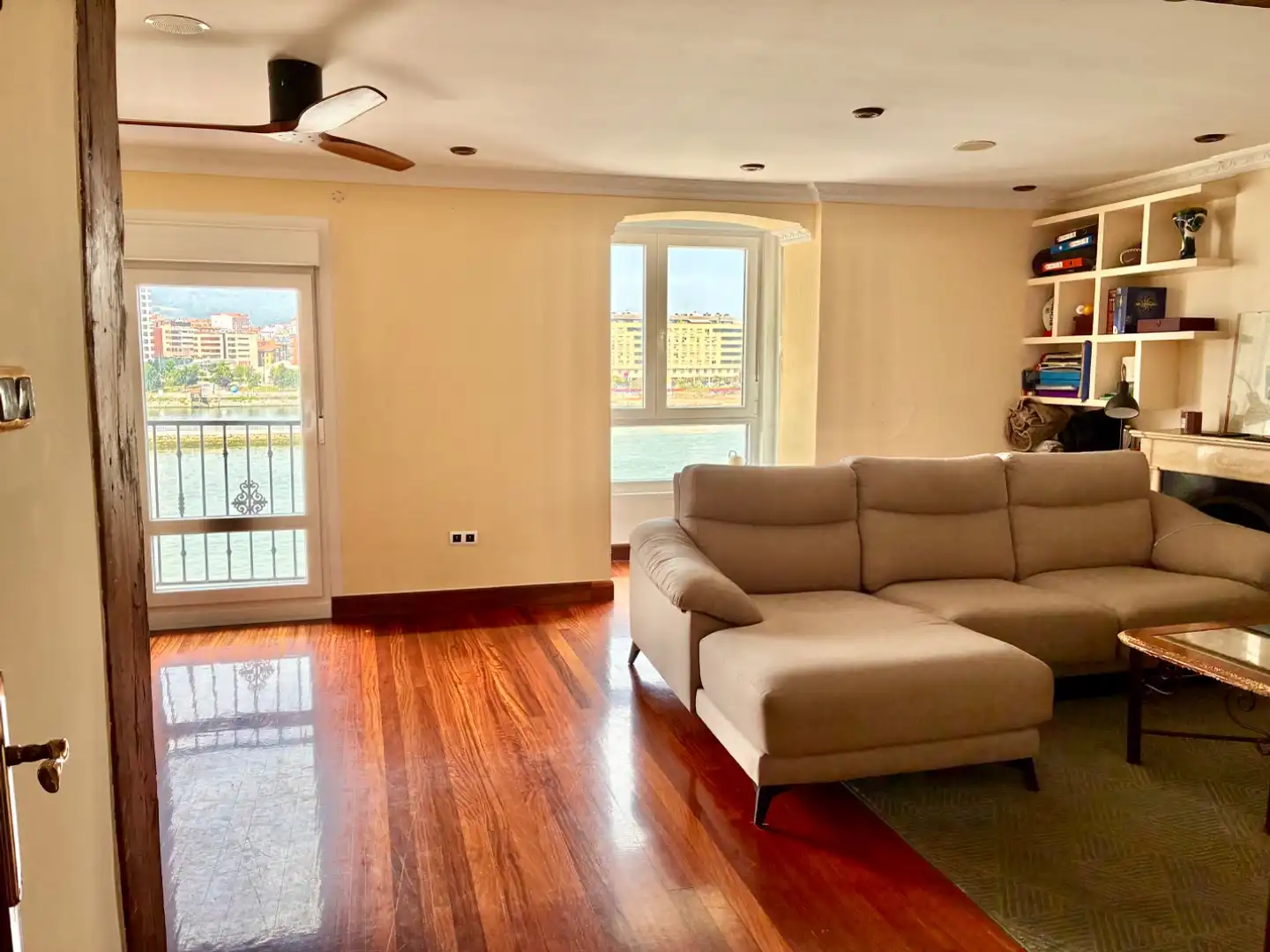 Sala de estar de Piso en venta en Erandio con Balcón