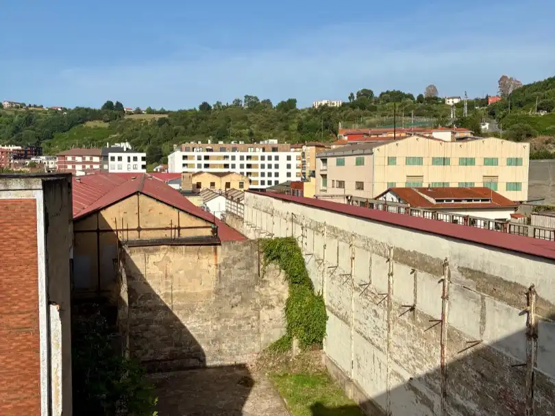 Vista exterior de Piso en venta en Erandio con Balcón