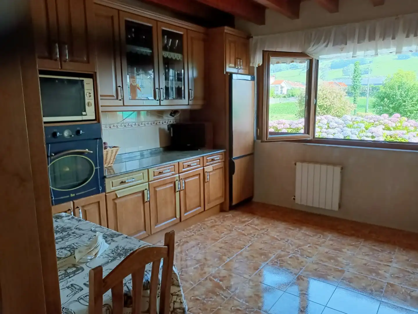 Casa o xalet en venda a Barrio San Benito, 13d, Parbayón Cuina de Casa o xalet en venda en Piélagos