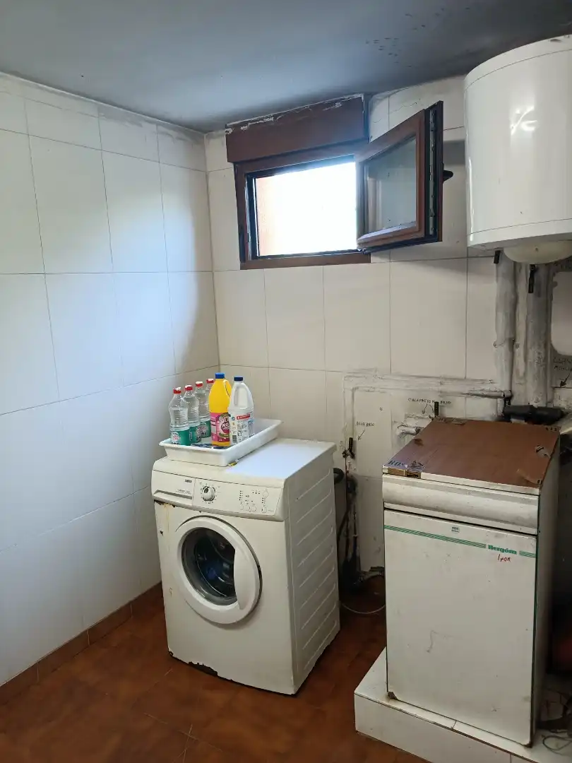 Casa o xalet en venda a Barrio San Benito, 13d, Parbayón Cuina de Casa o xalet en venda en Piélagos
