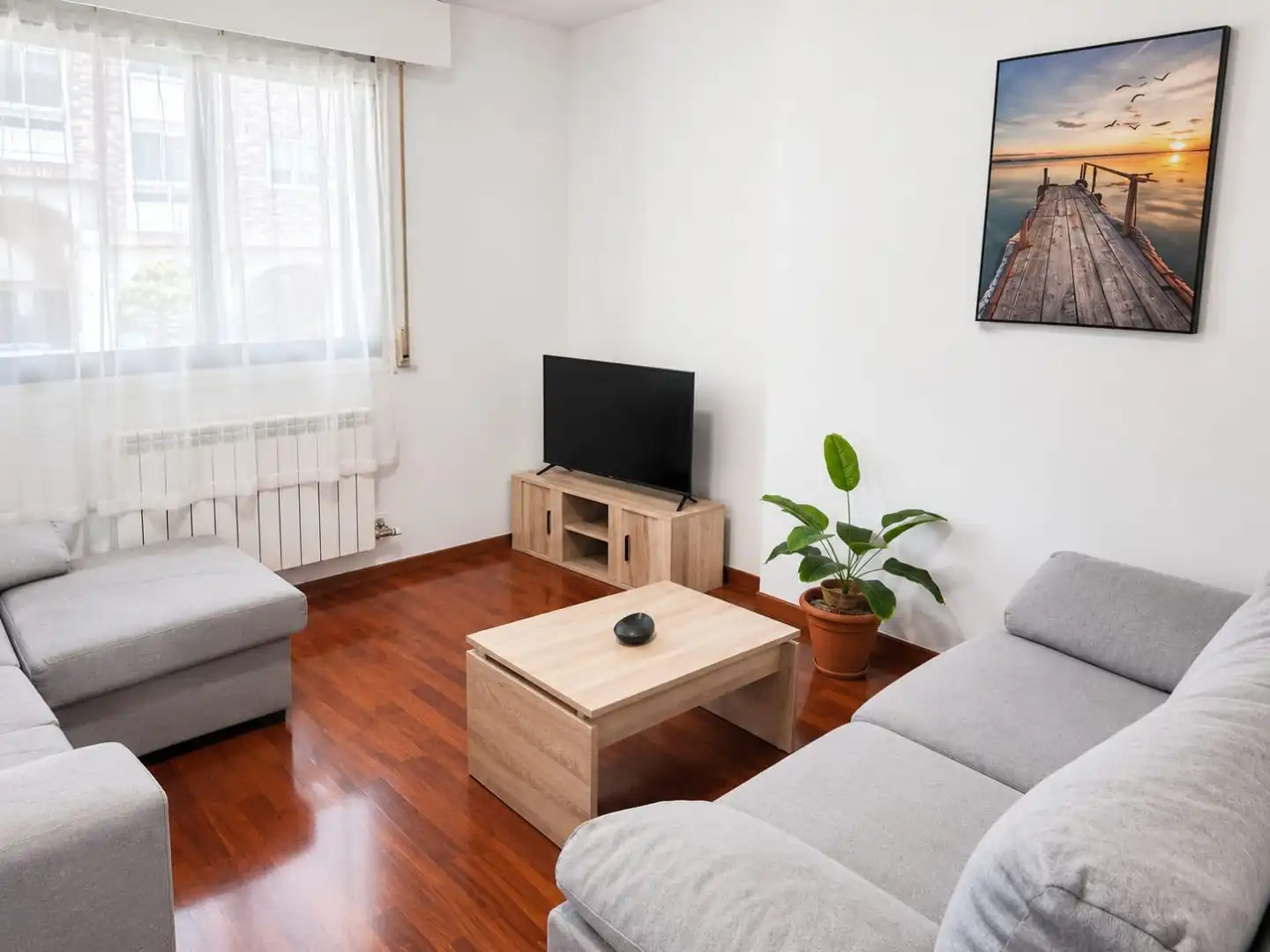 Piso de alquiler en Rúa Alejandro Pérez Lugín, 4, Portádego - Vilaboa Norte Sala de estar de Piso de alquiler en Culleredo con Calefacción, Parquet y Terraza