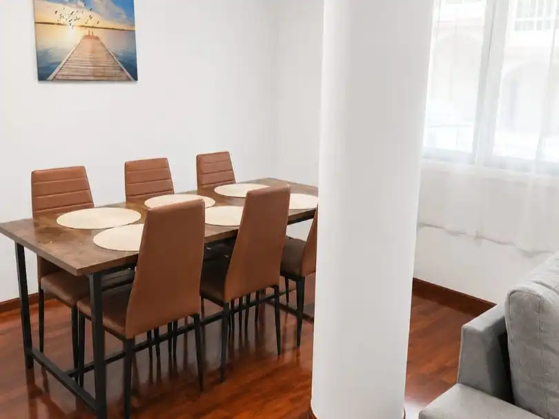 Piso de alquiler en Rúa Alejandro Pérez Lugín, 4, Portádego - Vilaboa Norte Comedor de Piso de alquiler en Culleredo con Calefacción, Parquet y Terraza