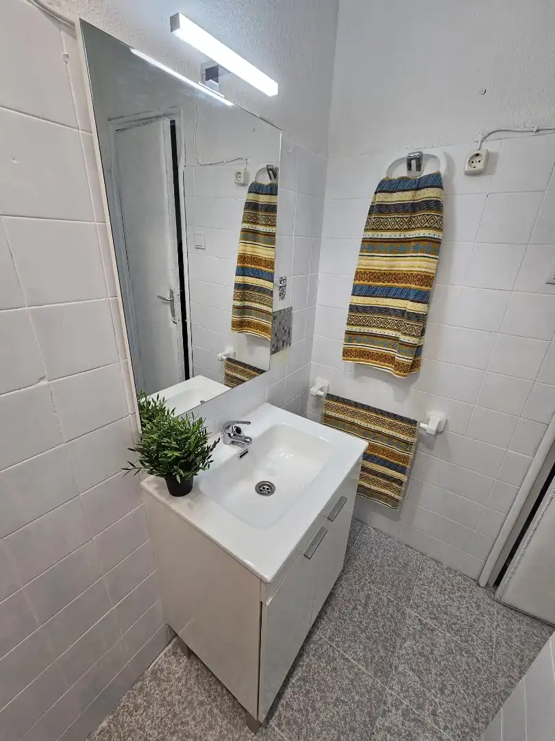 Bathroom of Flat for rent in Elda  with Air Conditioner, Terrace and Furnished