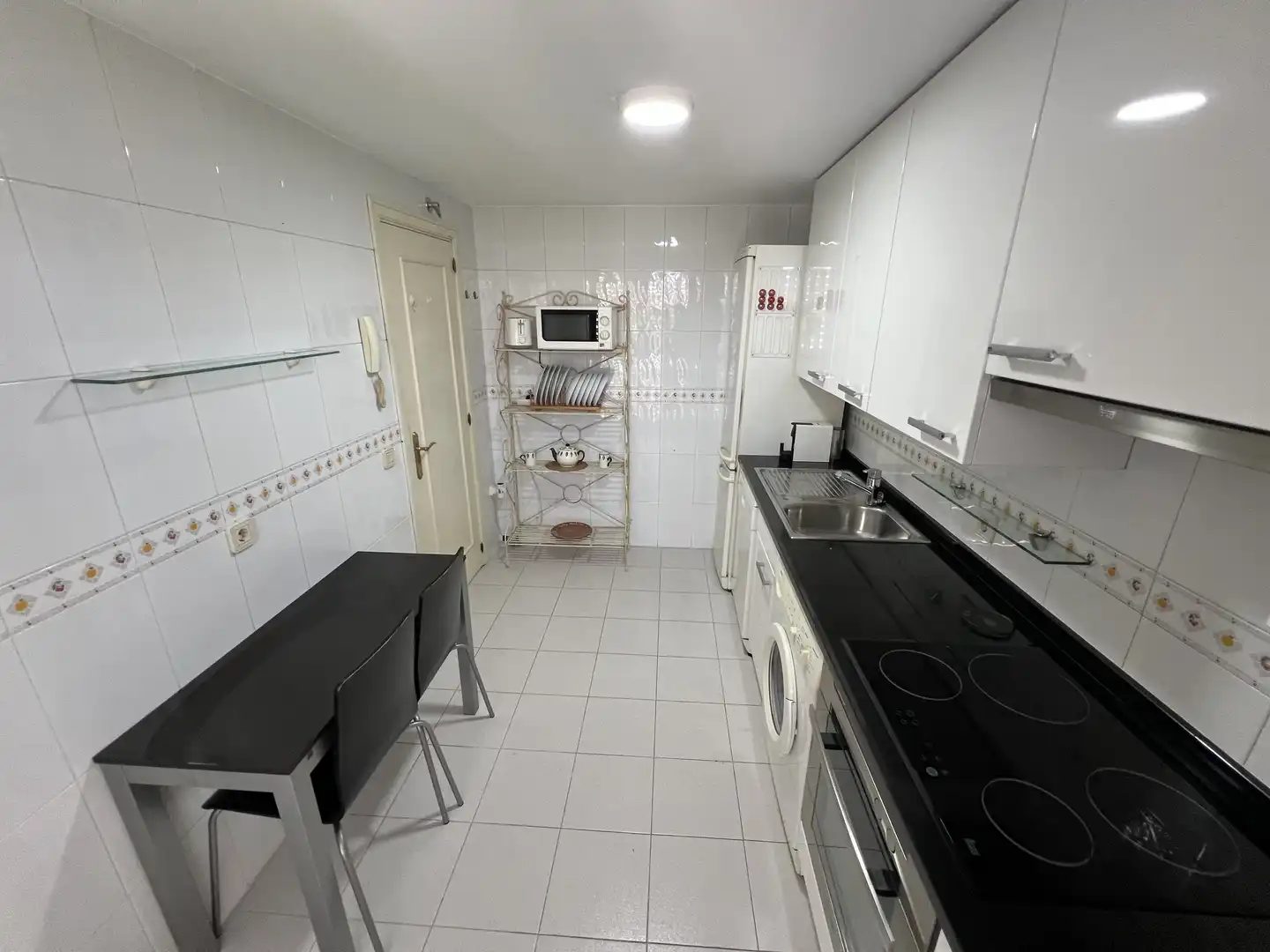 Cocina de Piso de alquiler en Madrid con Aire acondicionado, Calefacción y Jardín privado