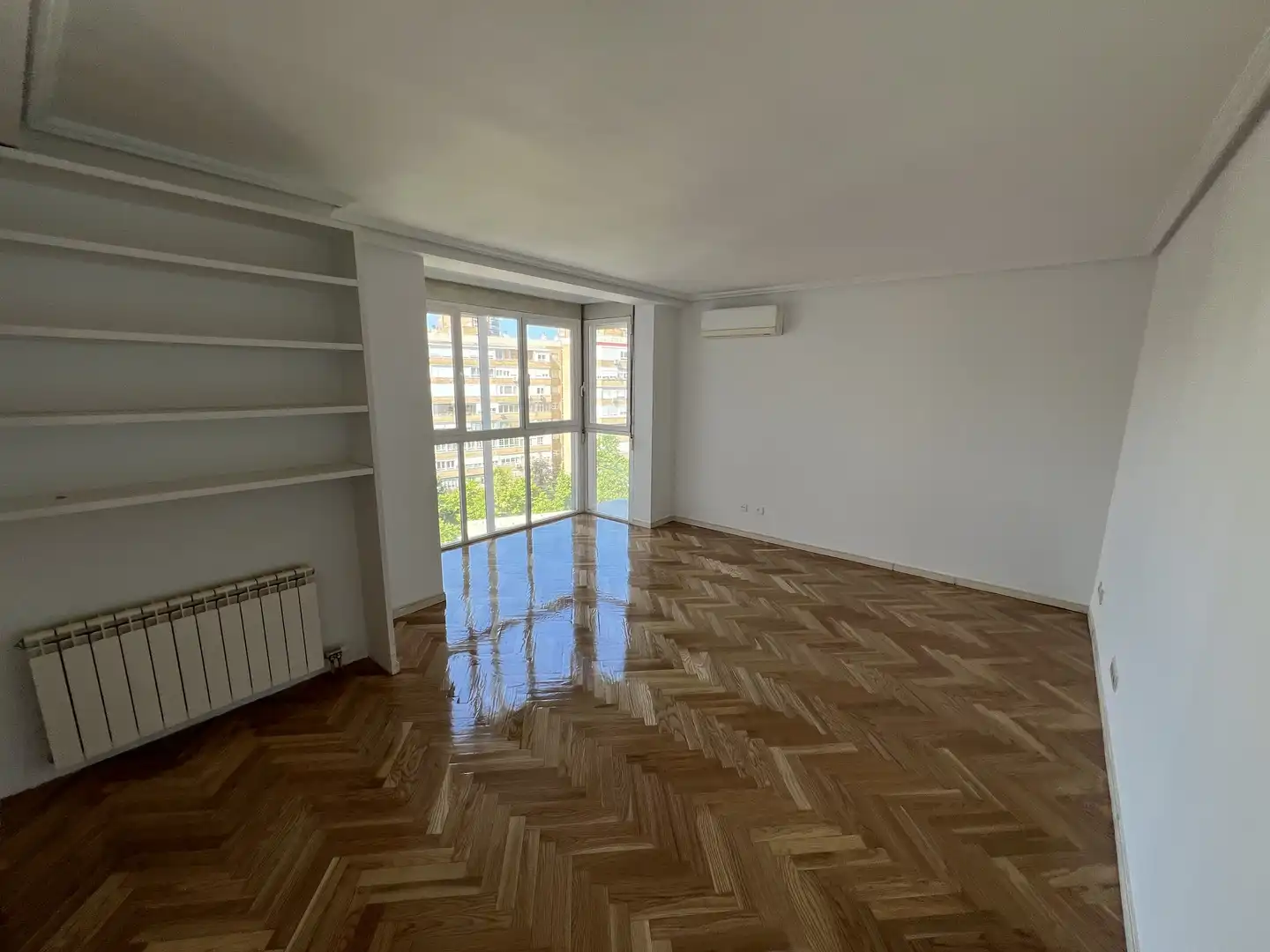 Habitación de Piso de alquiler en Madrid con Aire acondicionado, Calefacción y Jardín privado