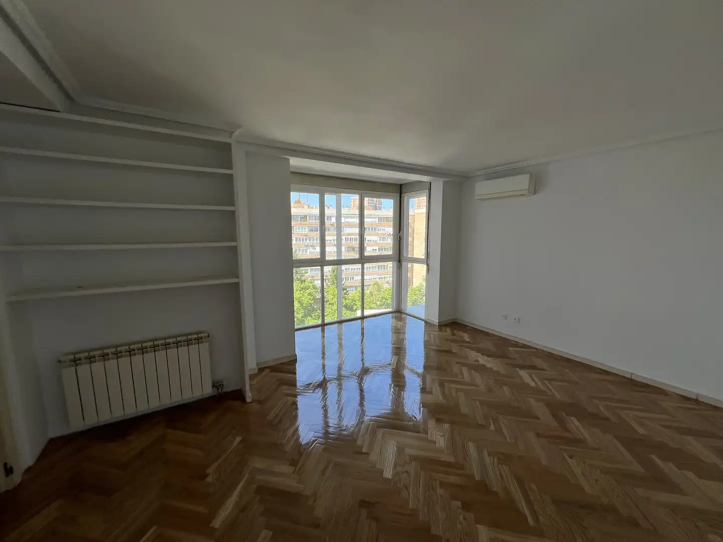 Habitación de Piso de alquiler en Madrid con Aire acondicionado, Calefacción y Jardín privado