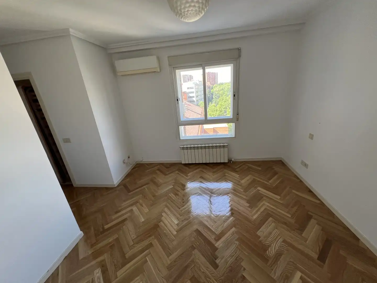 Habitación de Piso de alquiler en Madrid con Aire acondicionado, Calefacción y Jardín privado