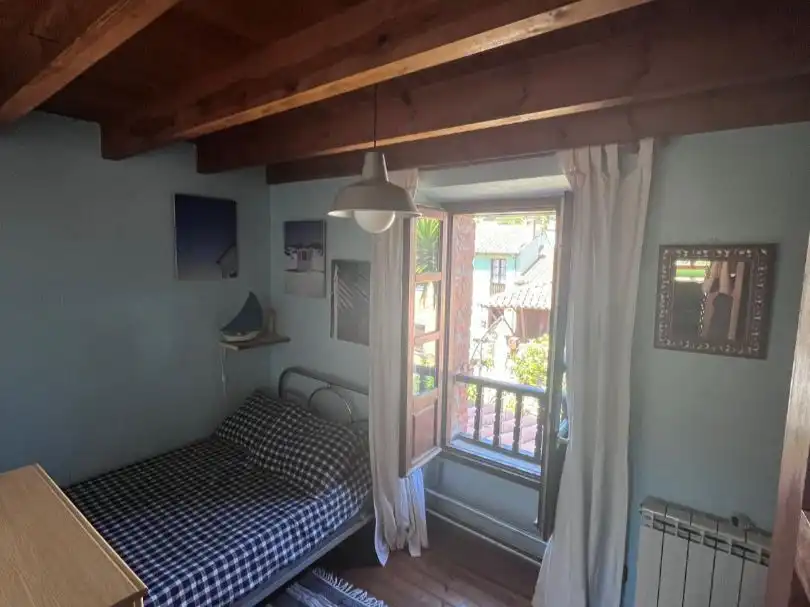 Schlafzimmer von Country house zum Verkauf in Ribadesella mit Privatgarten, Abstellraum und Möbliert
