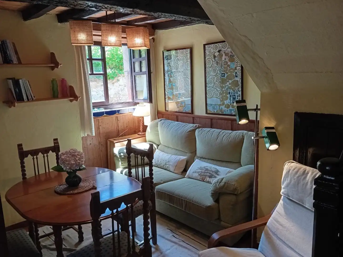 Wohnzimmer von Country house zum Verkauf in Ribadesella mit Privatgarten, Abstellraum und Möbliert