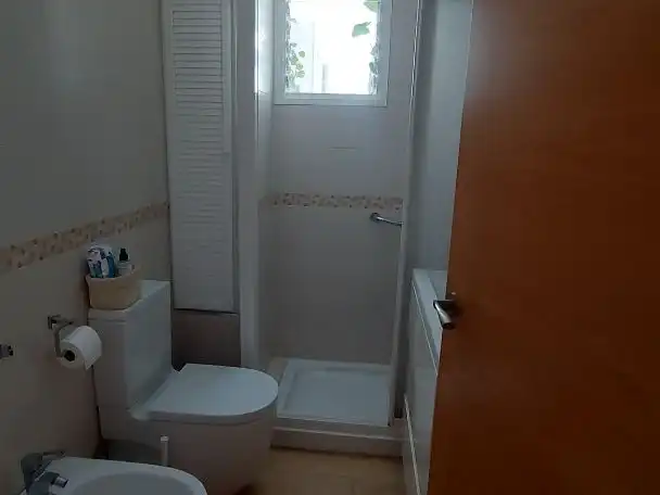 Bathroom of Flat for sale in Sevilla  with Air Conditioner, Heating and Furnished