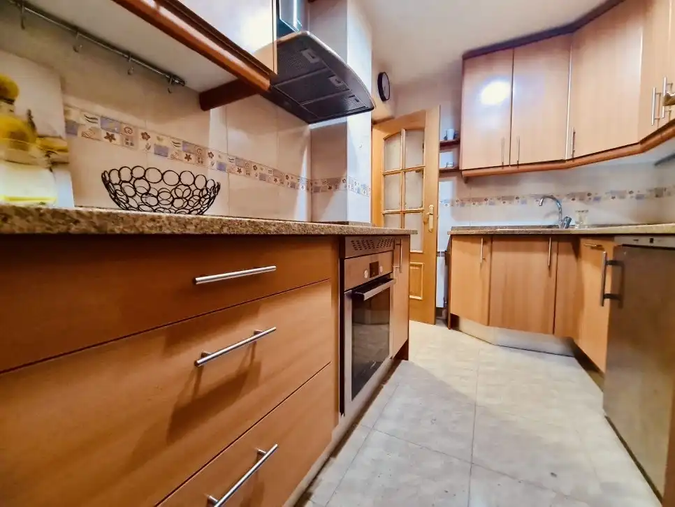 Room in Calle San Antón, 64, Villayuventus - Renfe Room in Calle San Antón, 64, Villayuventus - Renfe