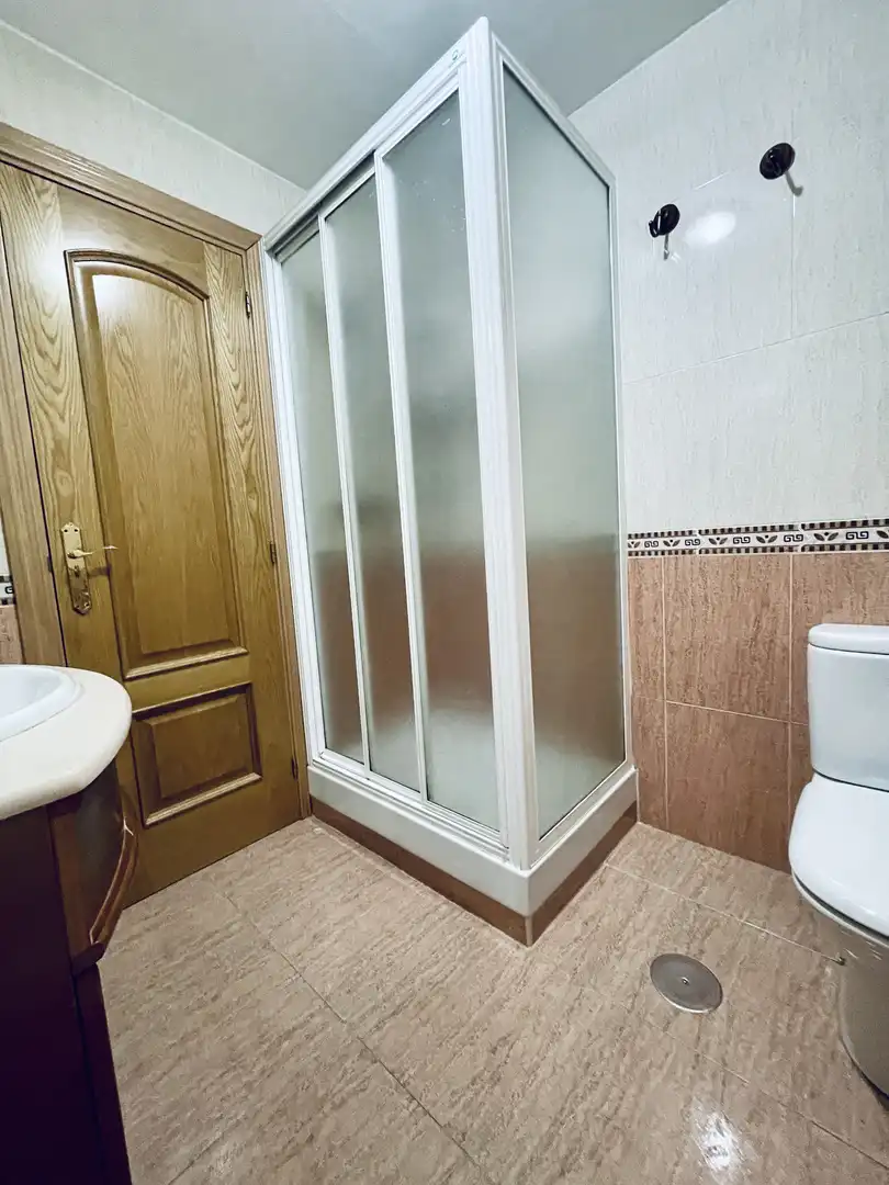 Room in Calle San Antón, 64, Villayuventus - Renfe Room in Calle San Antón, 64, Villayuventus - Renfe