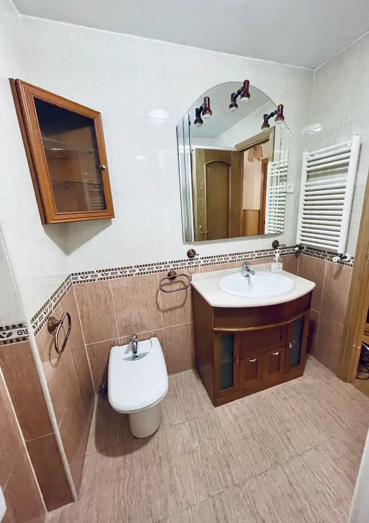 Room in Calle San Antón, 64, Villayuventus - Renfe Room in Calle San Antón, 64, Villayuventus - Renfe