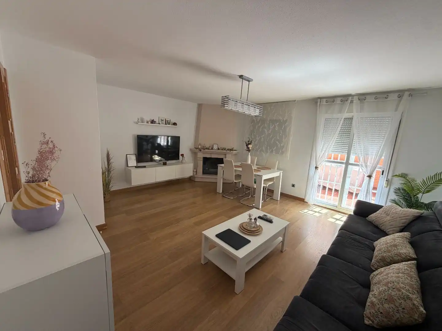 Living room of Duplexes for sale in Almería  with Air Conditioner, Parquet flooring and Storage room