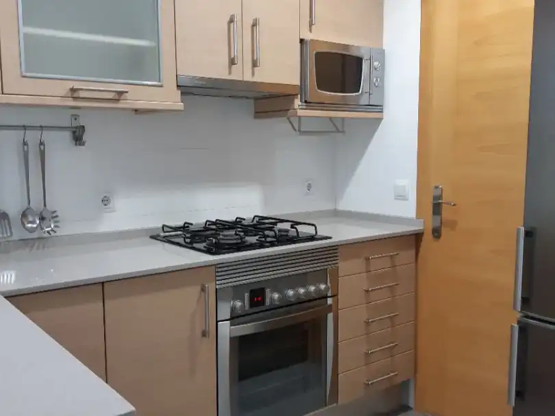 Cuina de Pis de lloguer en Barcelona amb Aire condicionat, Calefacció i Parquet