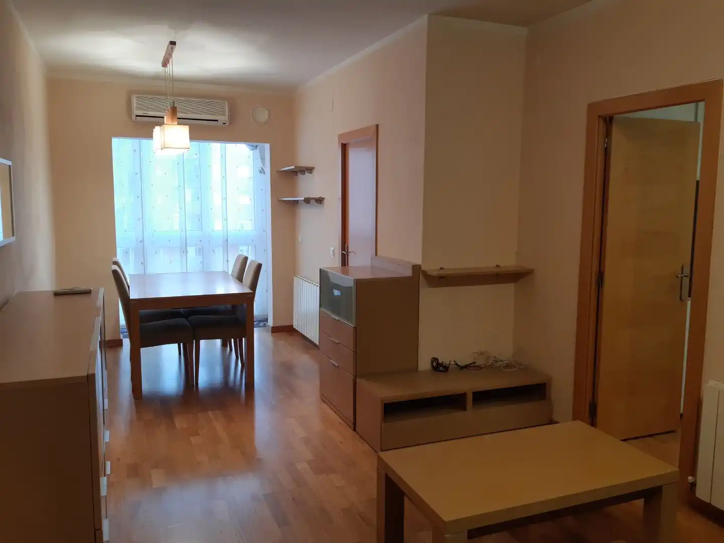 Sala d'estar de Pis de lloguer en Barcelona amb Aire condicionat, Calefacció i Parquet