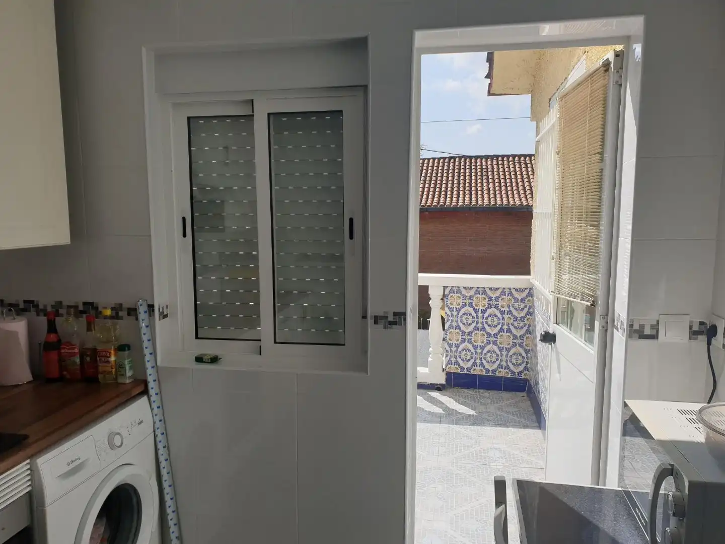 Balcony of Flat for share in Madrid  with Air Conditioner, Heating and Storage room