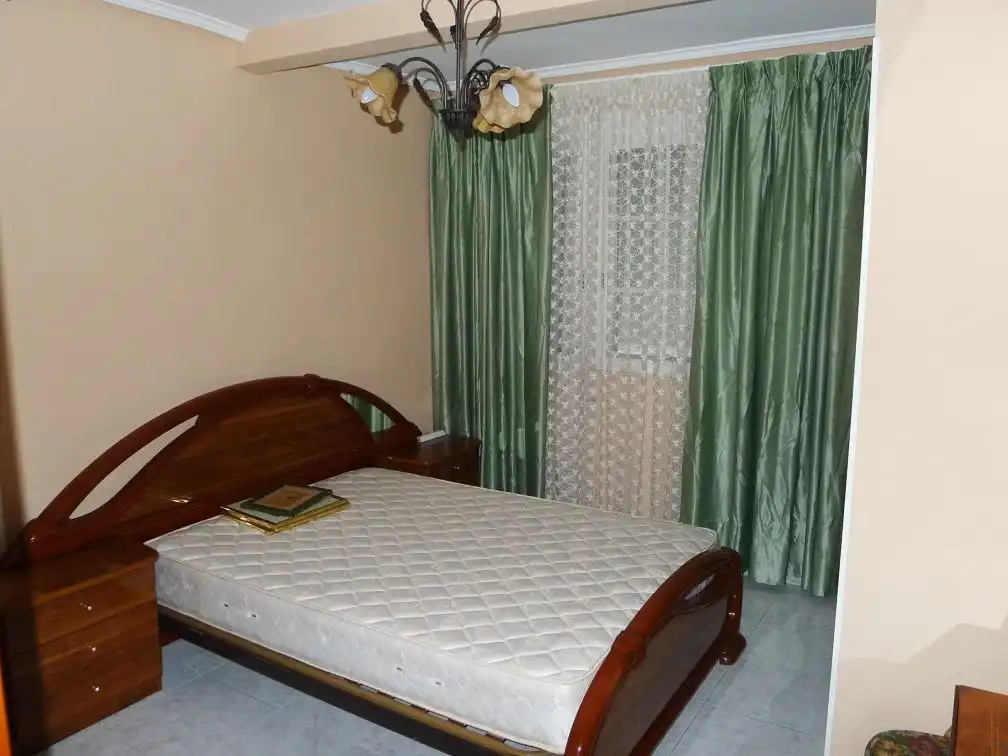 Bedroom of Flat for share in Madrid  with Air Conditioner, Heating and Storage room