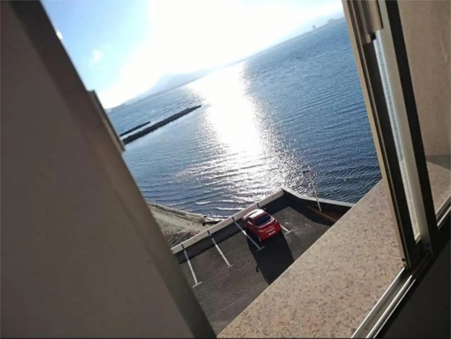Wohnung zur Miete in Zona Galúa - Calnegre Parkplatz von Wohnung zur Miete in La Manga del Mar Menor mit Privatgarten und Möbliert