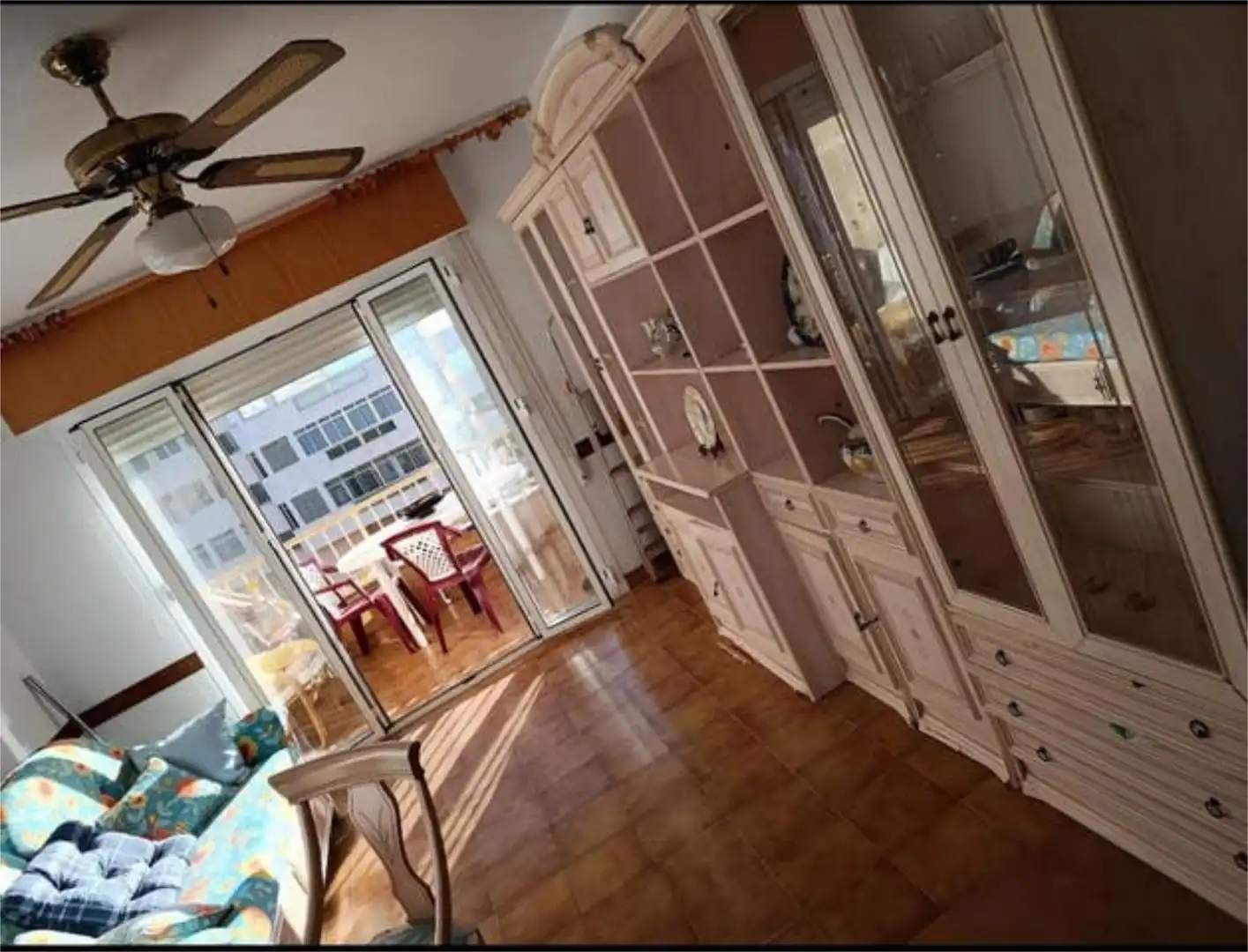 Wohnung zur Miete in Zona Galúa - Calnegre Wohnung zur Miete in La Manga del Mar Menor mit Privatgarten und Möbliert