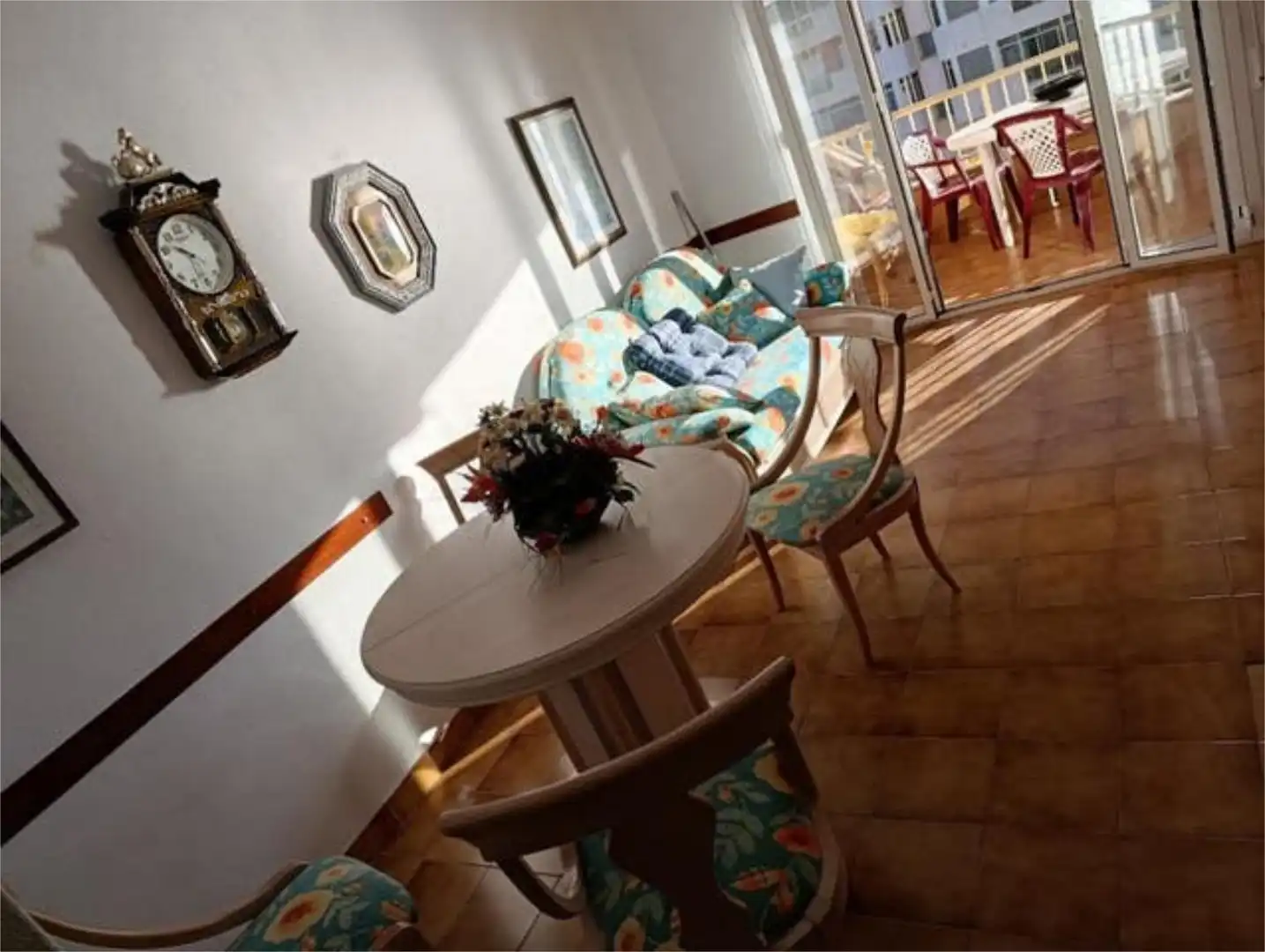 Wohnung zur Miete in Zona Galúa - Calnegre Esszimmer von Wohnung zur Miete in La Manga del Mar Menor mit Privatgarten und Möbliert
