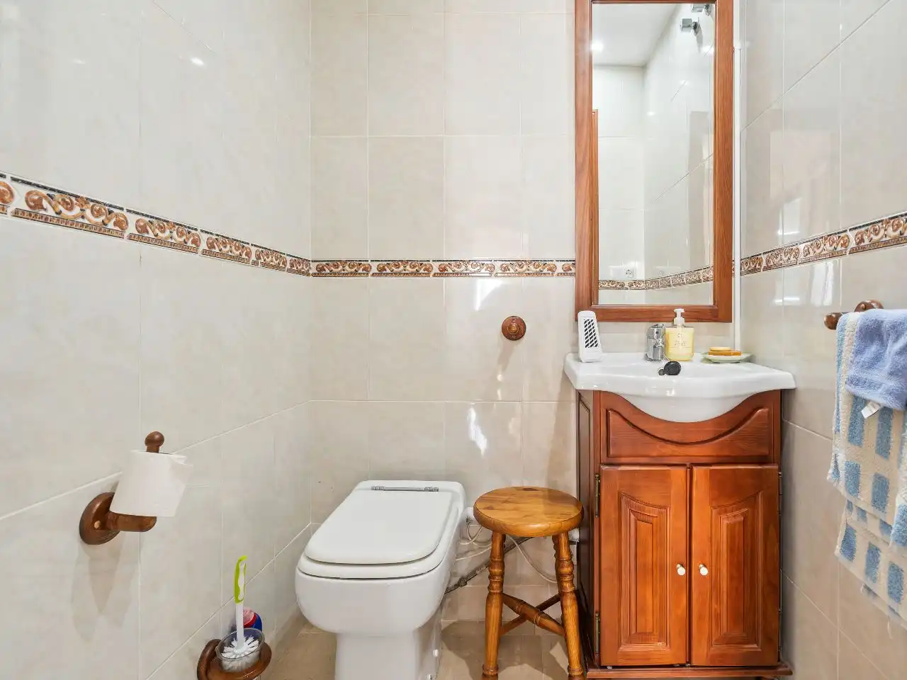 Bathroom of Attic for sale in Marbella  with Air Conditioner, Terrace and Swimming Pool
