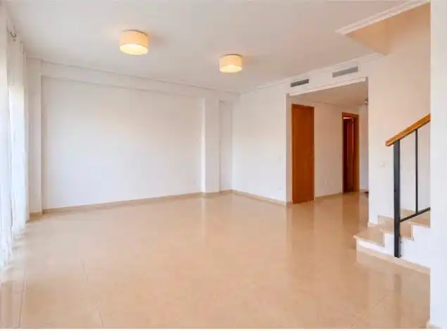 Casa adosada en venda a Calle 2, 141, El Bosque Sala d'estar de Casa adosada en venda en Chiva amb Aire condicionat, Terrassa i Piscina