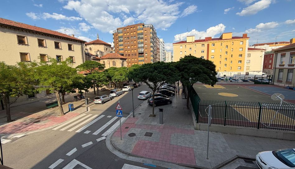 Piso en venta en Calle de Amaya, 2, Los Vadillos - R. Sanitaria - Pozanos, Burgos Capital - imagen 1 Foto 1 de Piso en venta en Calle de Amaya, 2, Los Vadillos - R. Sanitaria - Pozanos, Burgos Capital