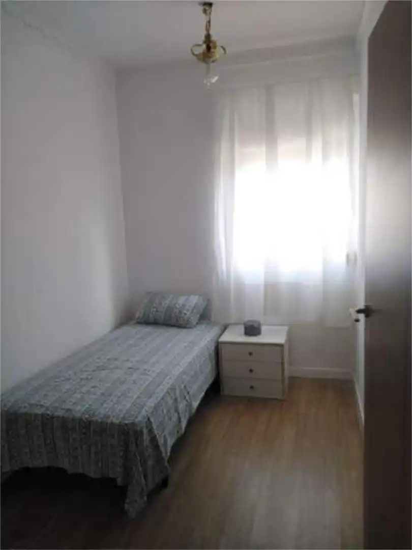 Piso de alquiler en El Retiro - La Vid Habitación de Piso de alquiler en Jerez de la Frontera con Calefacción y Amueblado