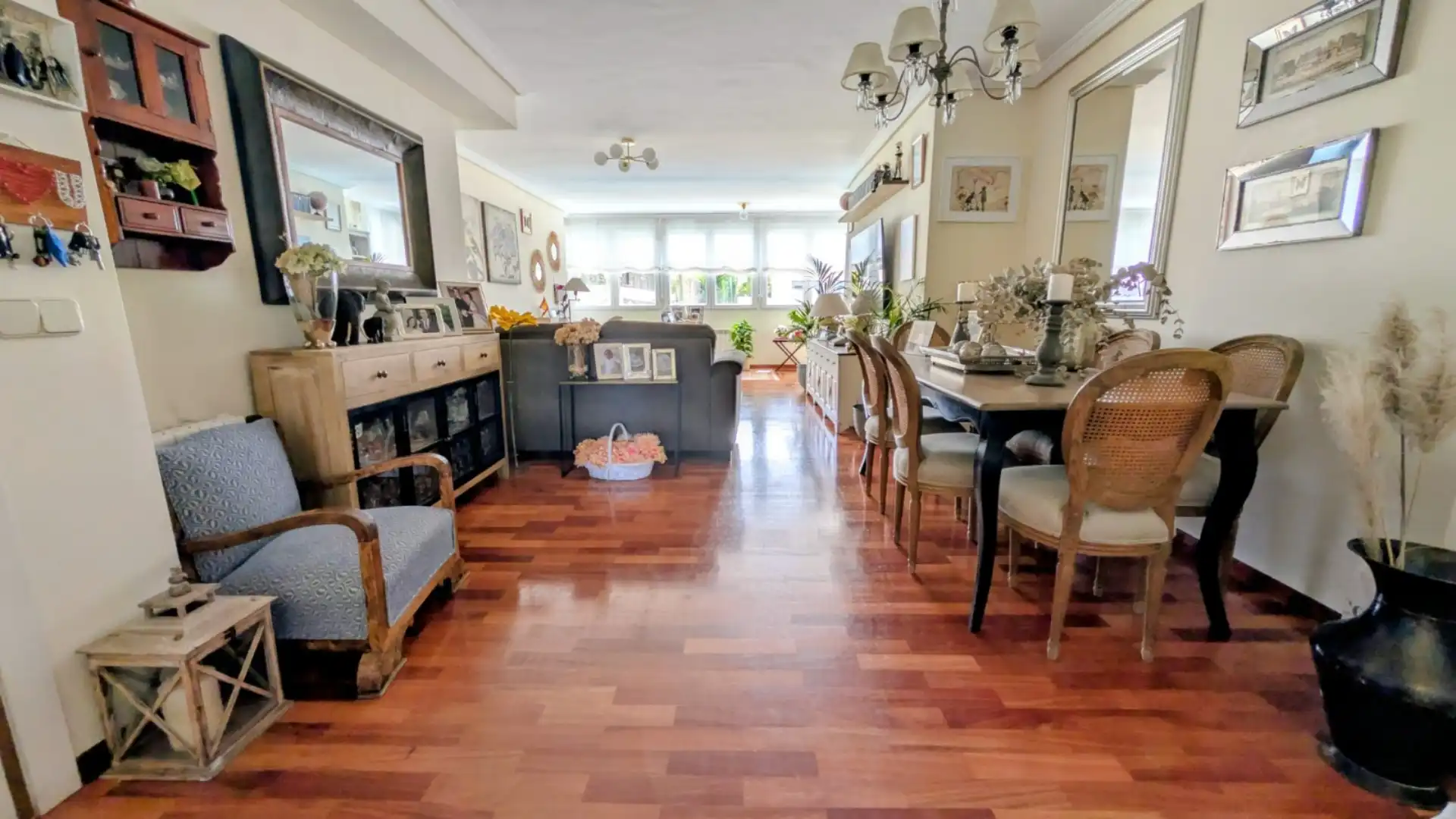 Flat for sale in Calle de la Hiedra, 182, El Soto de la Moraleja Dining room of Flat for sale in La Moraleja with Air Conditioner and Swimming Pool