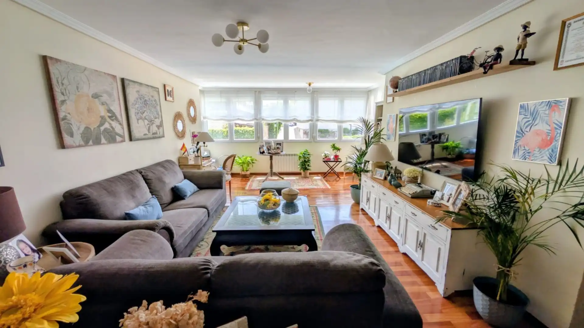 Flat for sale in Calle de la Hiedra, 182, El Soto de la Moraleja Living room of Flat for sale in La Moraleja with Air Conditioner and Swimming Pool