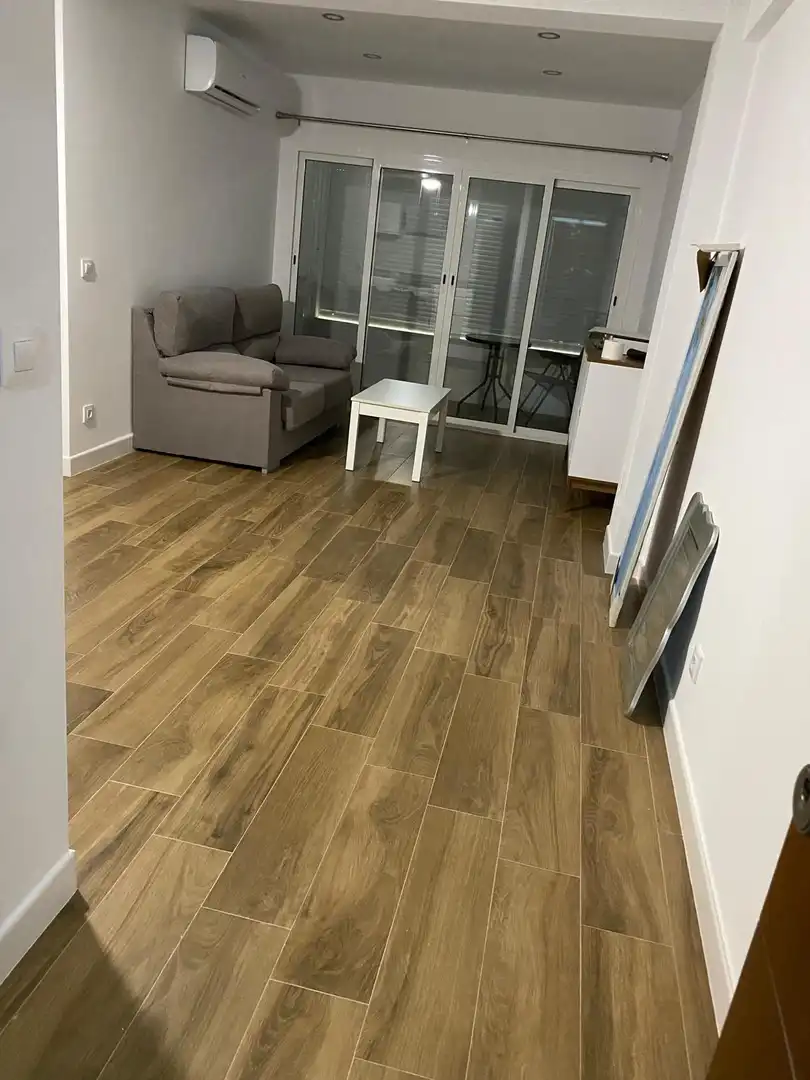 Sala d'estar de Pis de lloguer en Sevilla amb Aire condicionat, Moblat i Balcó