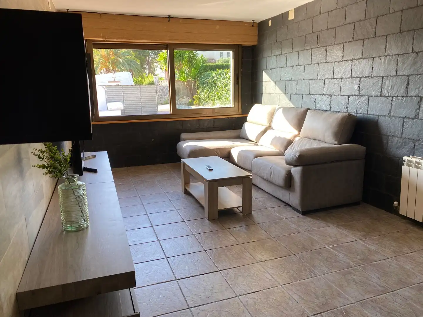 Sala d'estar de Casa o xalet de lloguer en El Vendrell amb Aire condicionat, Terrassa i Piscina