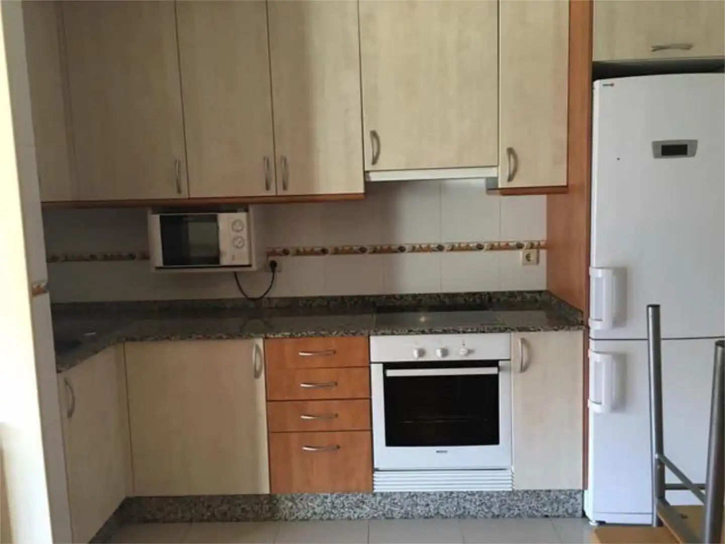 Cocina de Piso de alquiler en Gondomar con Jardín privado, Trastero y Amueblado