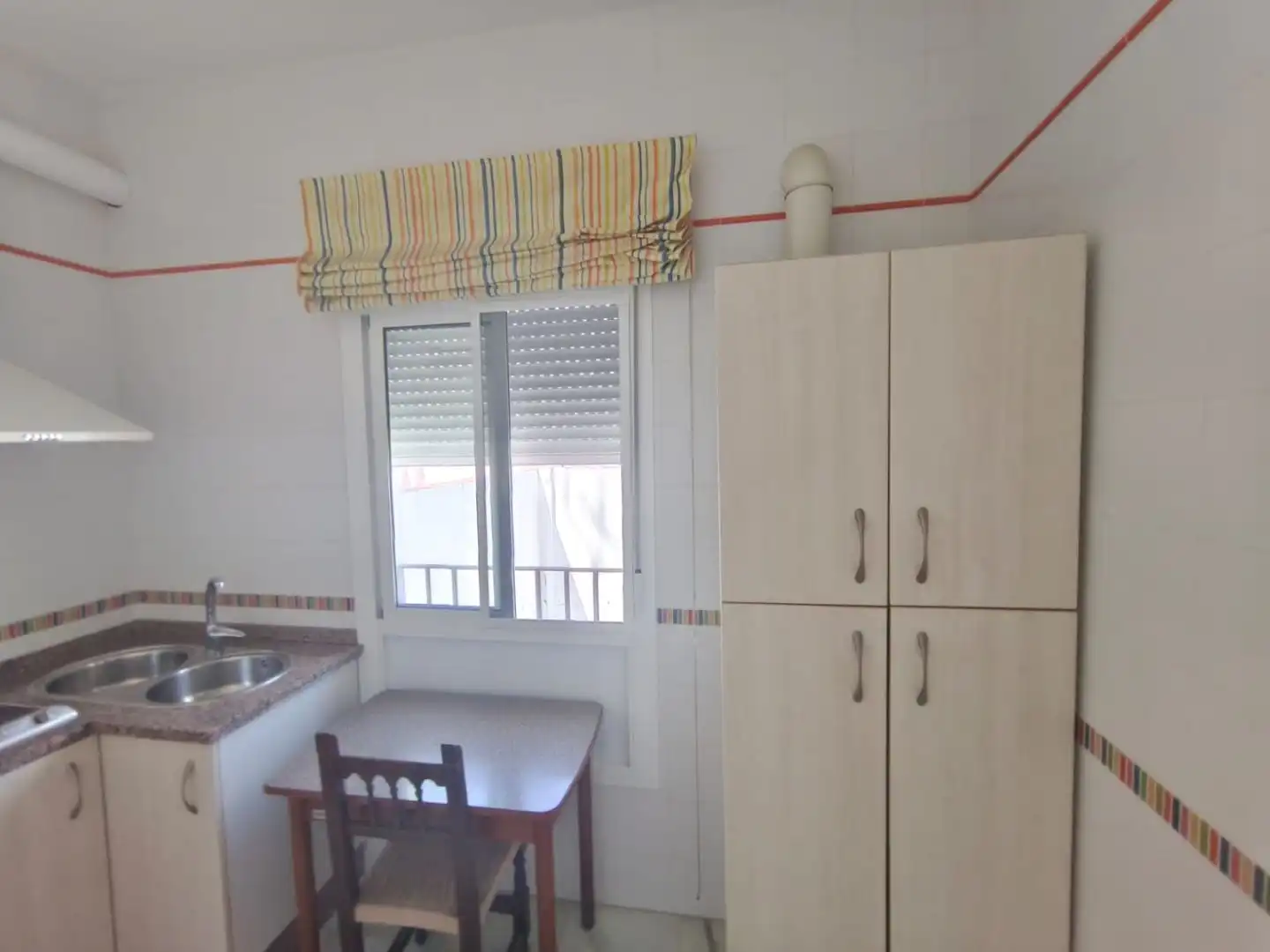 Cuina de Estudi de lloguer en Sanlúcar la Mayor amb Aire condicionat