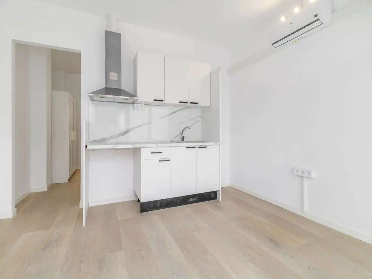 Küche von Wohnung zum Verkauf in Tarragona mit Parkett und Möbliert