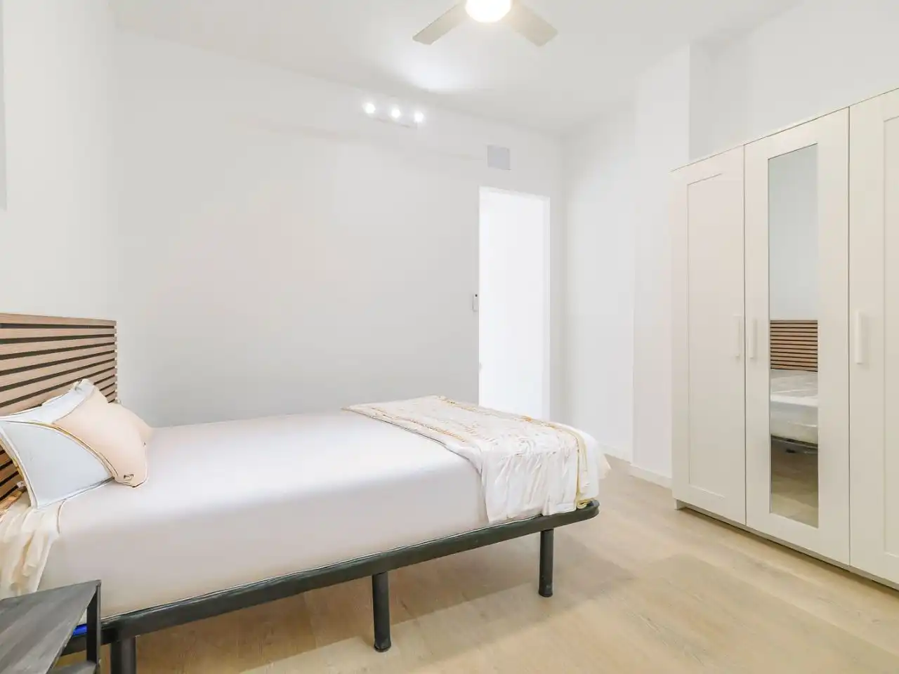 Schlafzimmer von Wohnung zum Verkauf in Tarragona mit Parkett und Möbliert