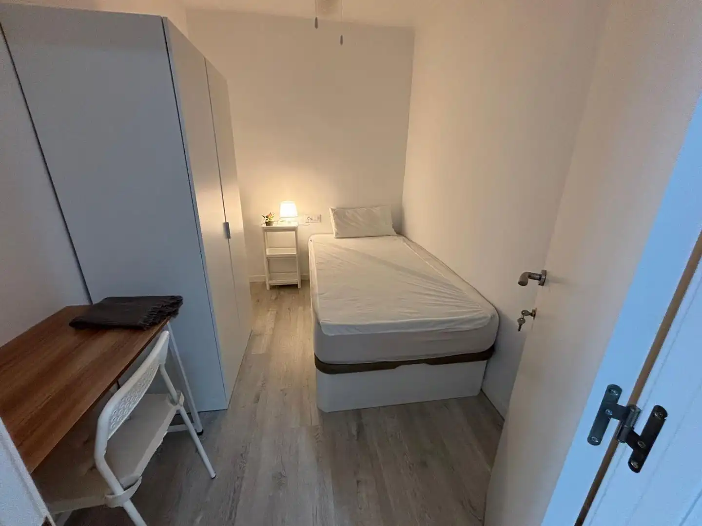 Room in Carrer de París, 6, Collblanc Room in Carrer de París, 6, Collblanc