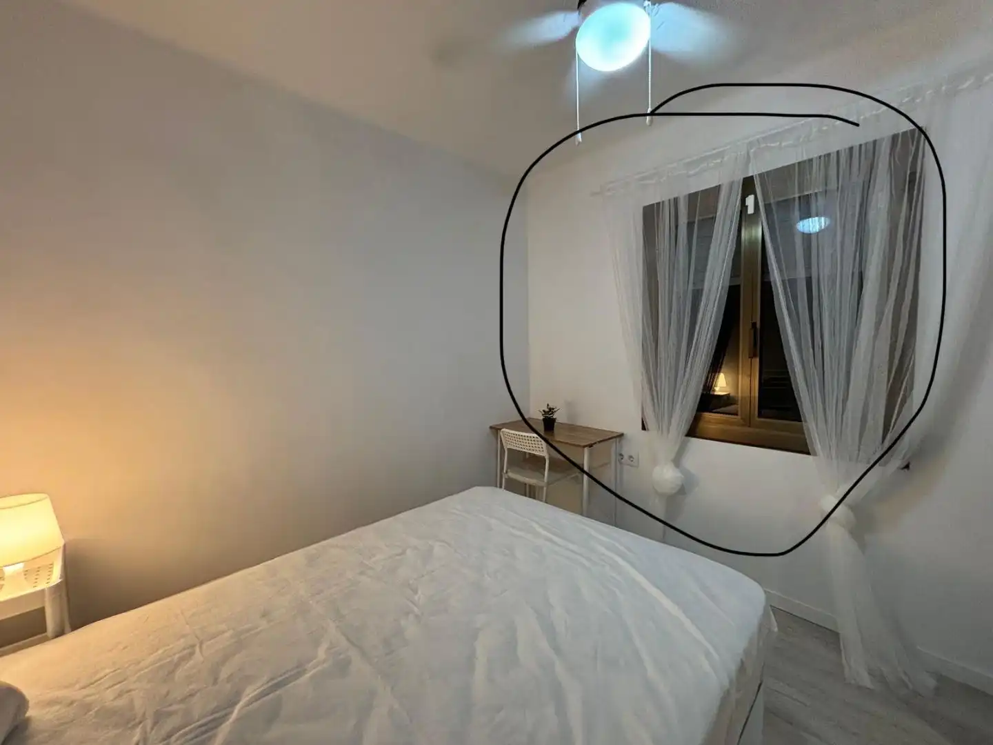 Room in Carrer de París, 6, Collblanc Room in Carrer de París, 6, Collblanc