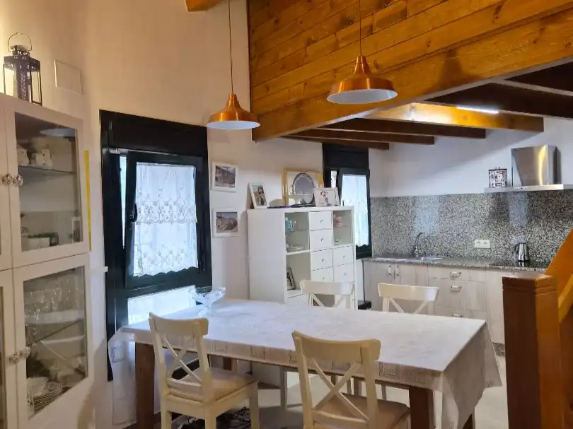 Casa o xalet en venda a Rua Caldesiños, 9, Viana do Bolo Cuina de Casa o xalet en venda en Viana do Bolo amb Calefacció, Traster i Moblat