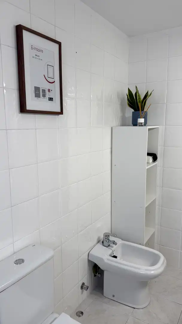 Room in Calle Batalla de Clavijo, 50, El Ejido - Santa Ana Bathroom of Flat for share in León Capital with Heating, Parquet flooring and Terrace
