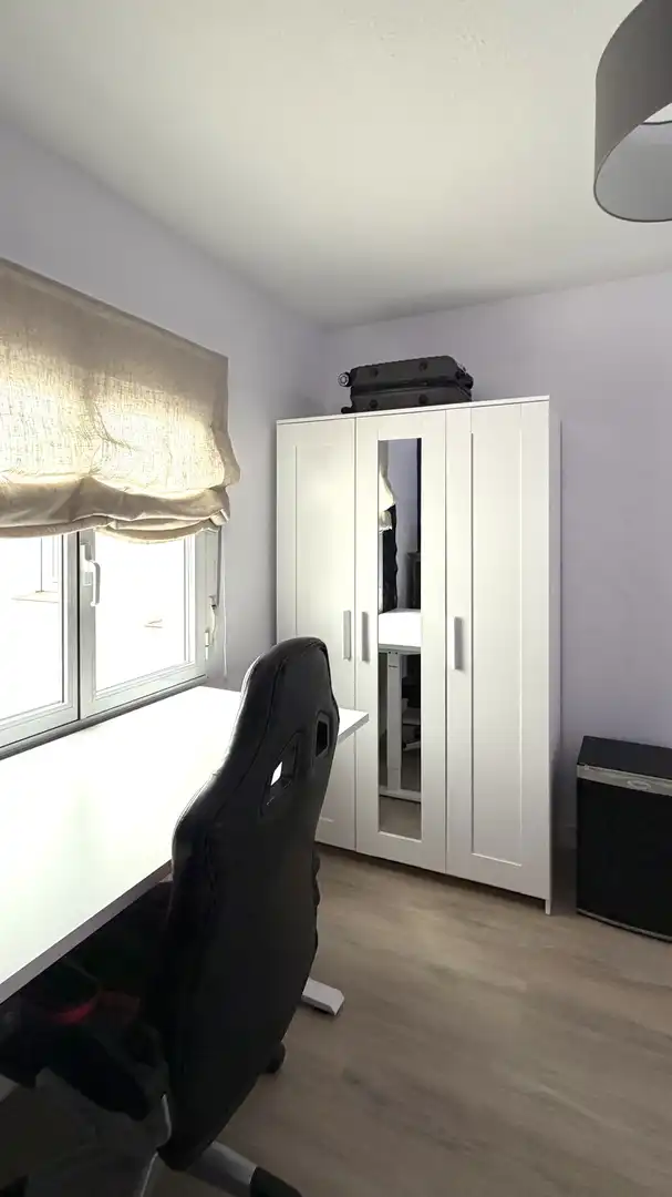 Room in Calle Batalla de Clavijo, 50, El Ejido - Santa Ana Bedroom of Flat for share in León Capital with Heating, Parquet flooring and Terrace