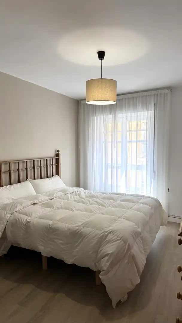 Room in Calle Batalla de Clavijo, 50, El Ejido - Santa Ana Bedroom of Flat for share in León Capital with Heating, Parquet flooring and Terrace
